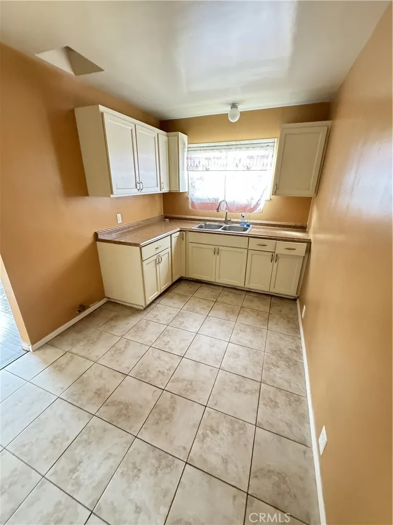 6544 Specht, Bell Gardens, California 90201 — photo 5