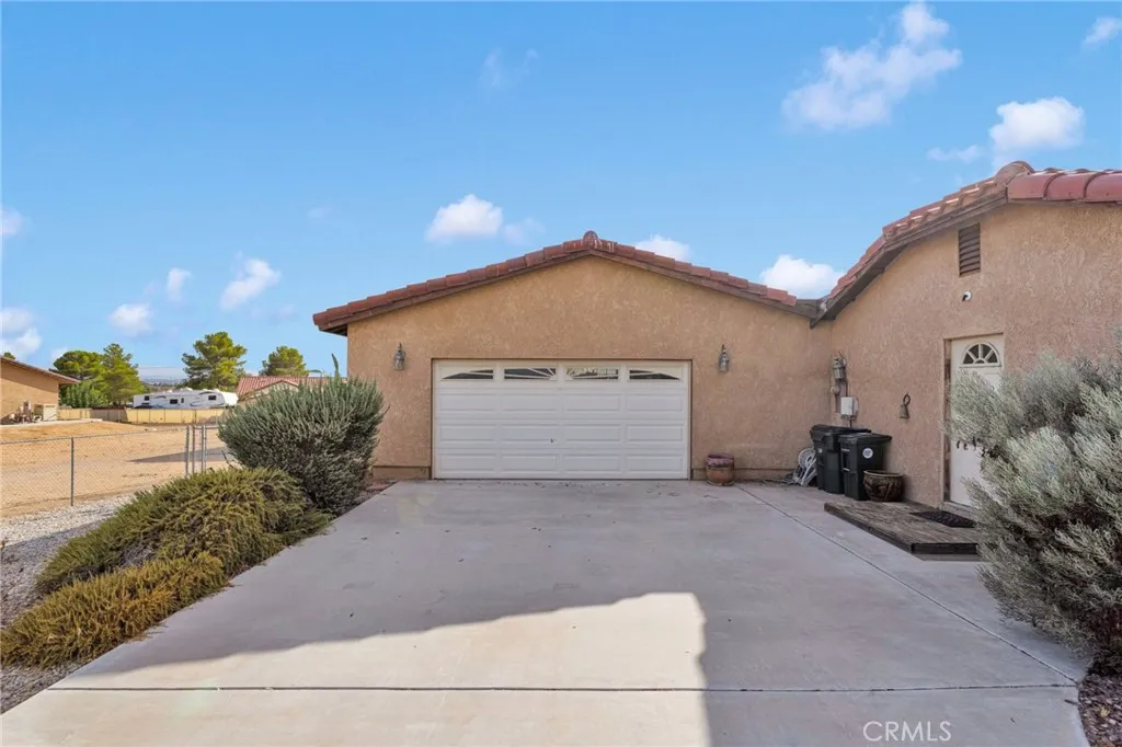 19025 Munsee, Apple Valley, California 92307 — photo 4