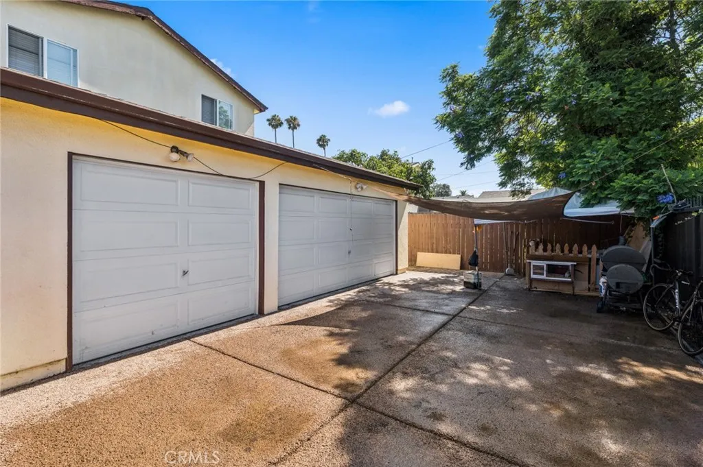 Single car storage garage