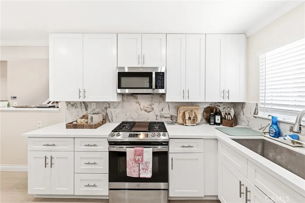 4201 W Oak, Fullerton, California 92833 — photo 4