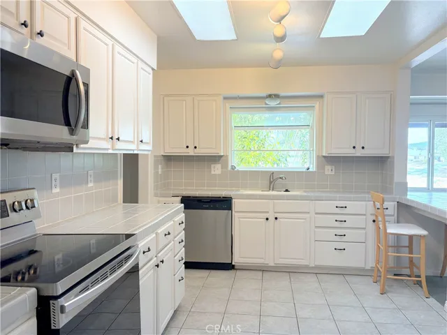 28918 E Worcester Road, Sun City, California 92586 — photo 4