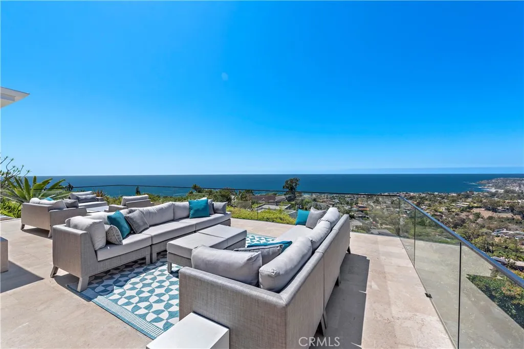 940 Summit Dr