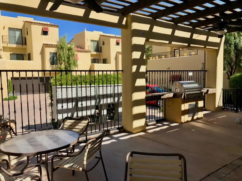 230 Villorrio Drive E, Palm Springs, California 92262 — photo 5