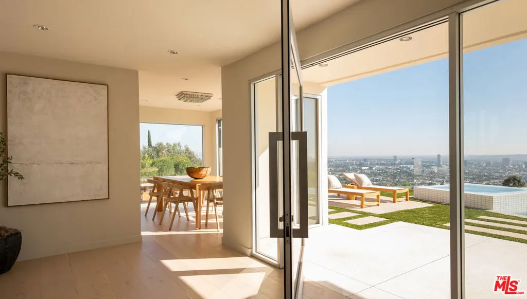 8515 Hedges Way, Los Angeles, California 90069 — photo 4