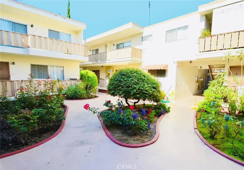 1755 N Berendo 28, Los Angeles, California 90027 — photo 4