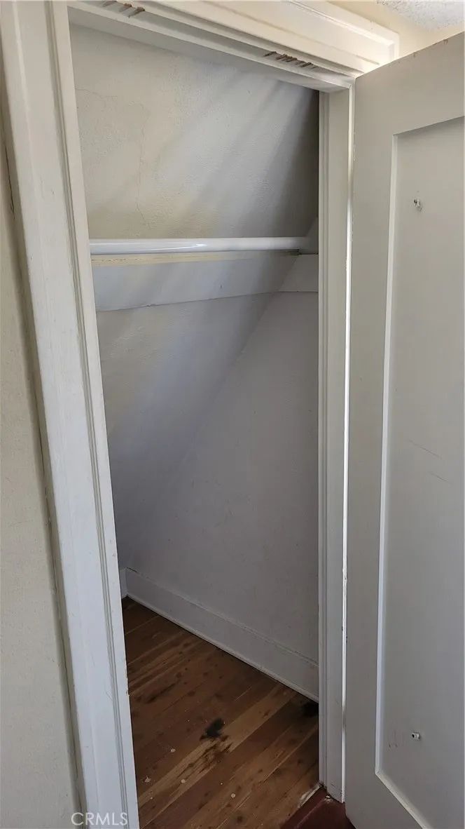 closet 2 closet 2