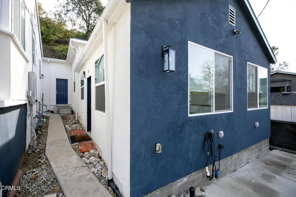 2748 Hollister Terrace A, Glendale, California 91206 — photo 4