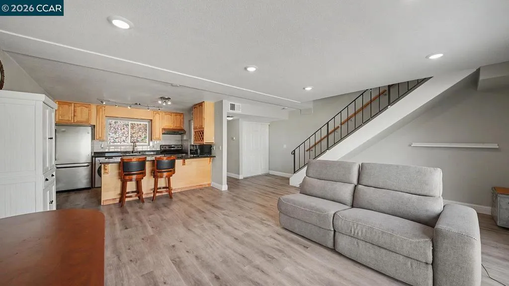 2426 Lincoln Ave