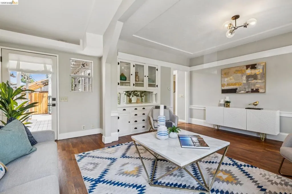 870 43rd St, Oakland, California 94608 — photo 5