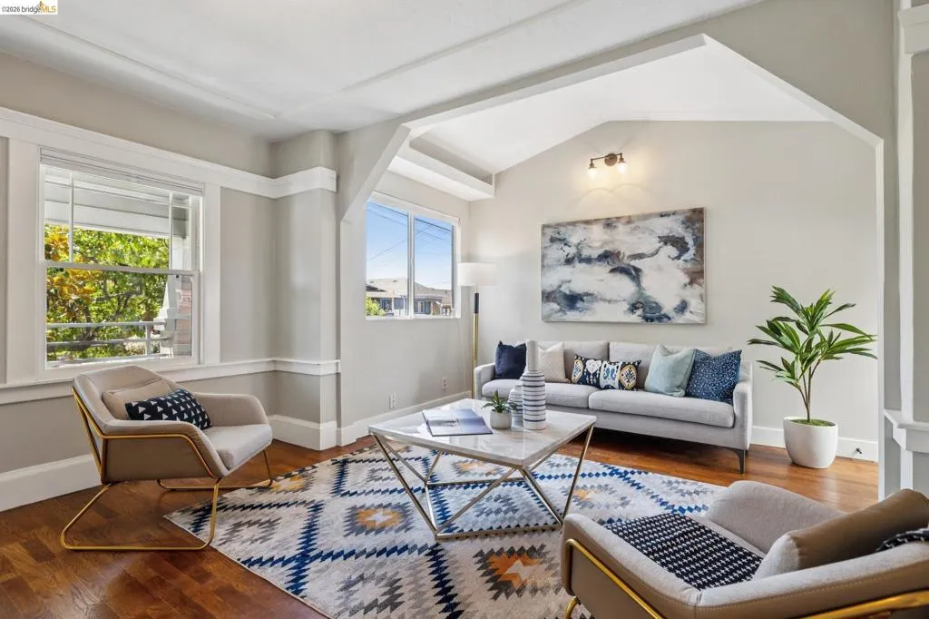 870 43rd St, Oakland, California 94608 — photo 4