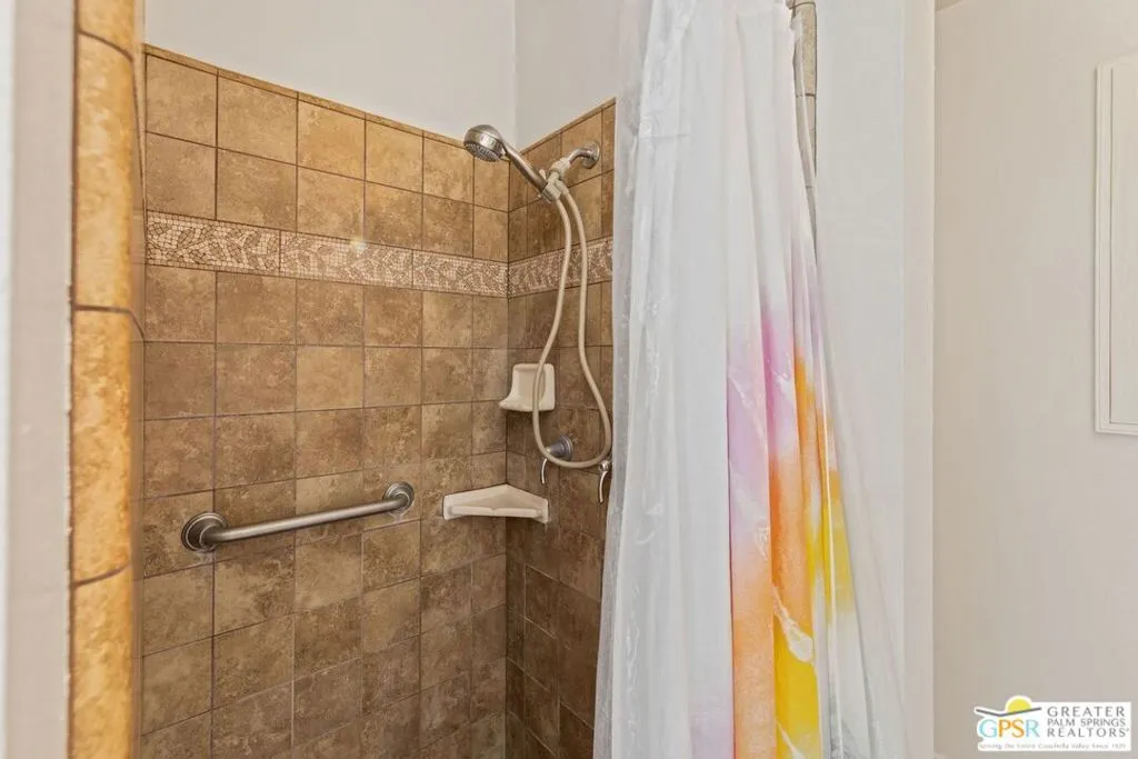 Walk-In Shower/Bath #2
