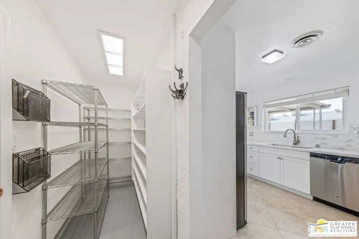 Walk In Pantry