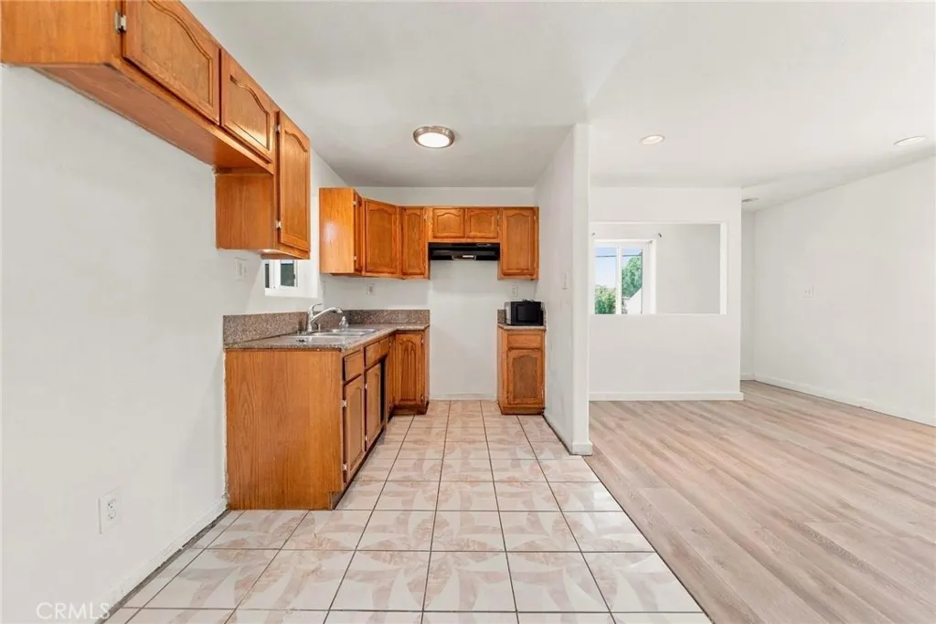 9212 Avalon, Los Angeles, California 90003 — photo 4