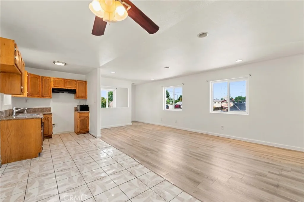 9212 Avalon, Los Angeles, California 90003 — photo 5