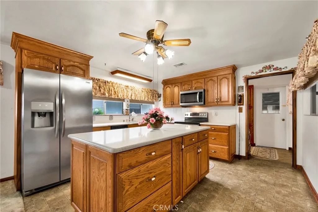 3255 Montrose, Glendale, California 91214 — photo 5