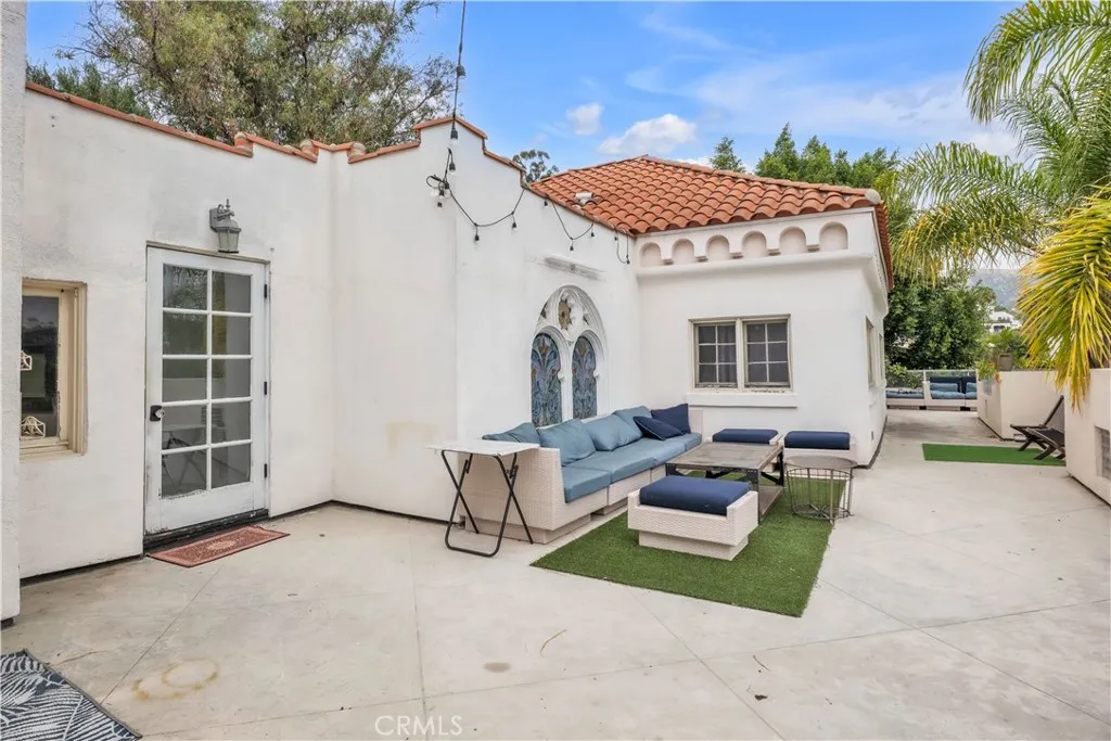 2275 Vasanta, Los Angeles, California 90068 — photo 5