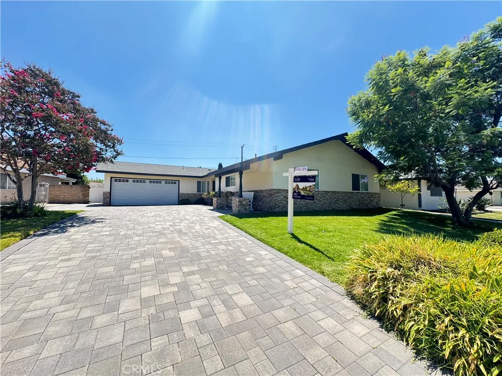 20944 Delphine Dr