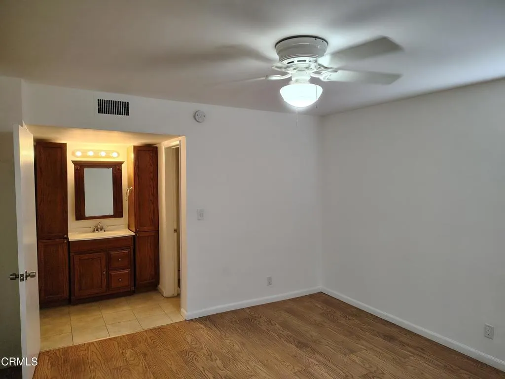 18307 Burbank 51, Tarzana, California 91356 — photo 5