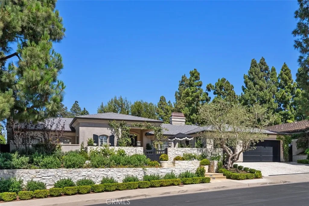 4 Winged Foot Ln