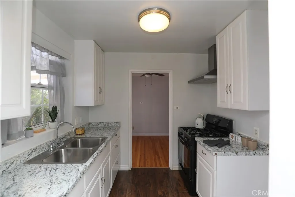 910 W Heather, La Habra, California 90631 — photo 4