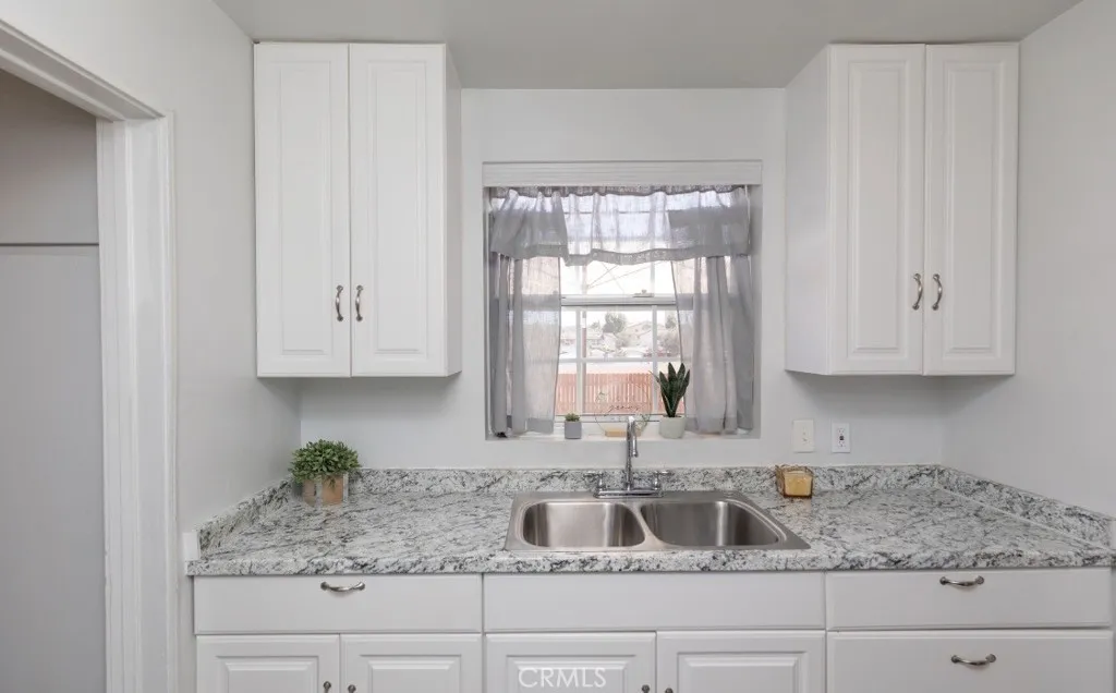 910 W Heather, La Habra, California 90631 — photo 5