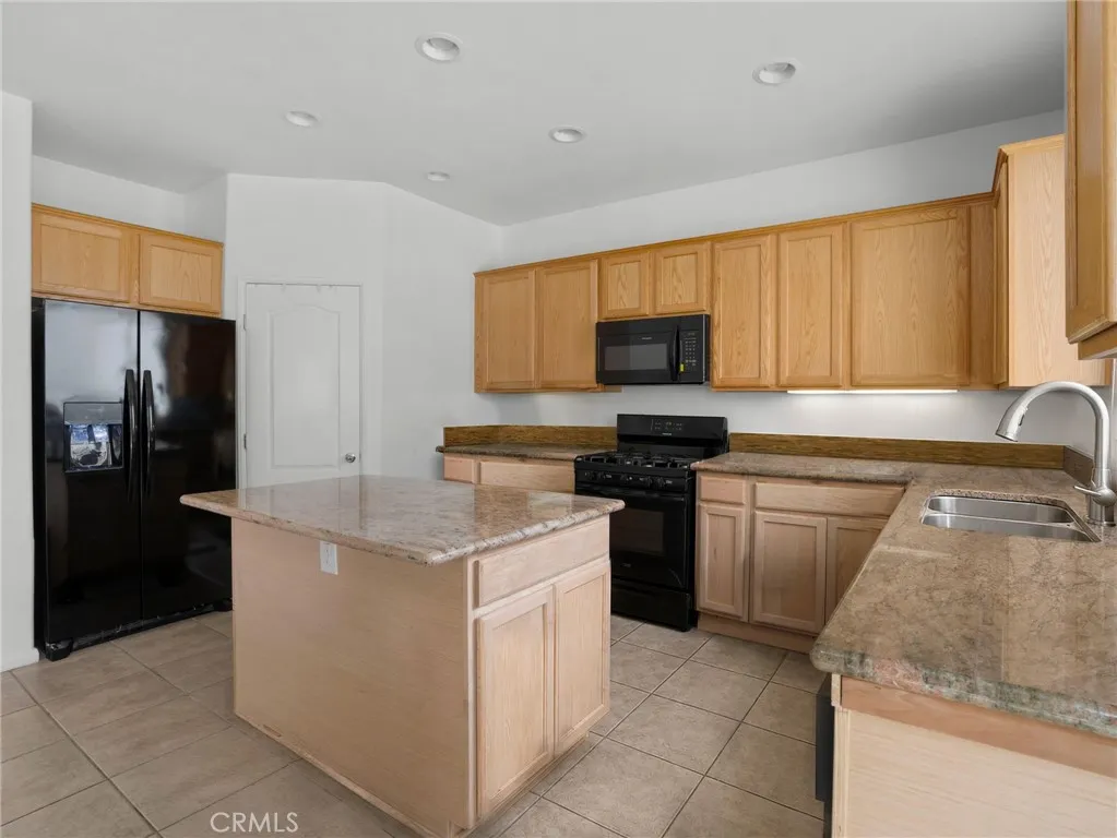 3854 Bluff, Perris, California 92571 — photo 5