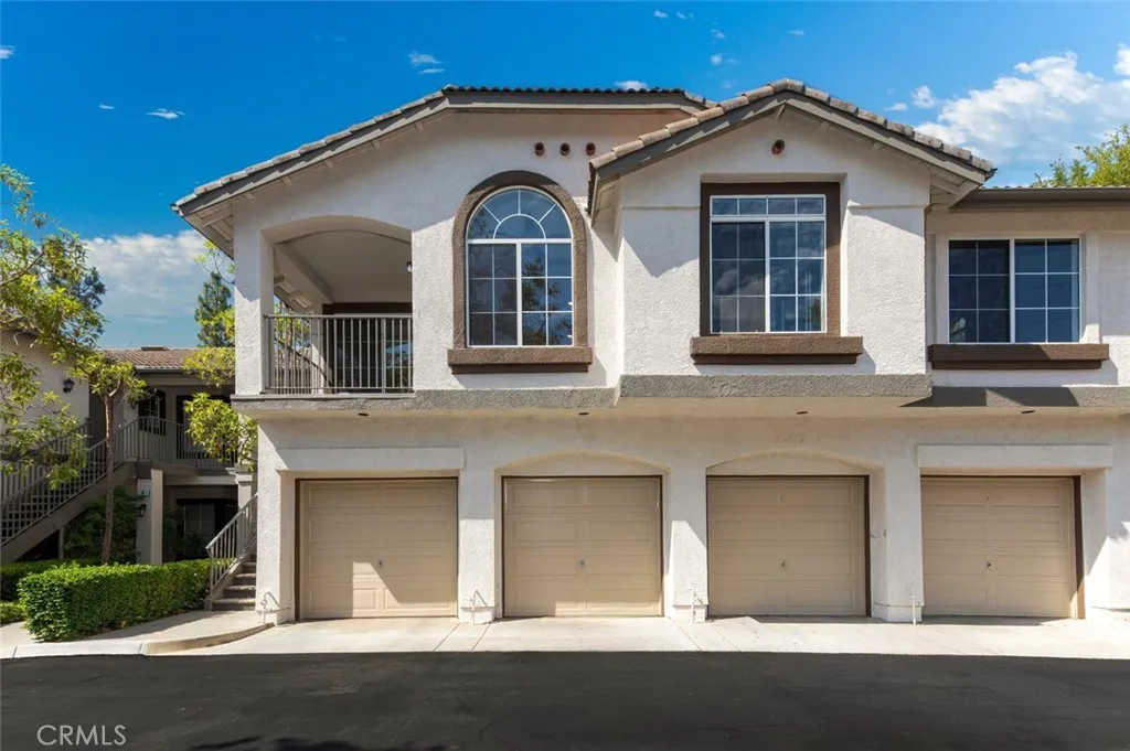 16 Chaumont Cir