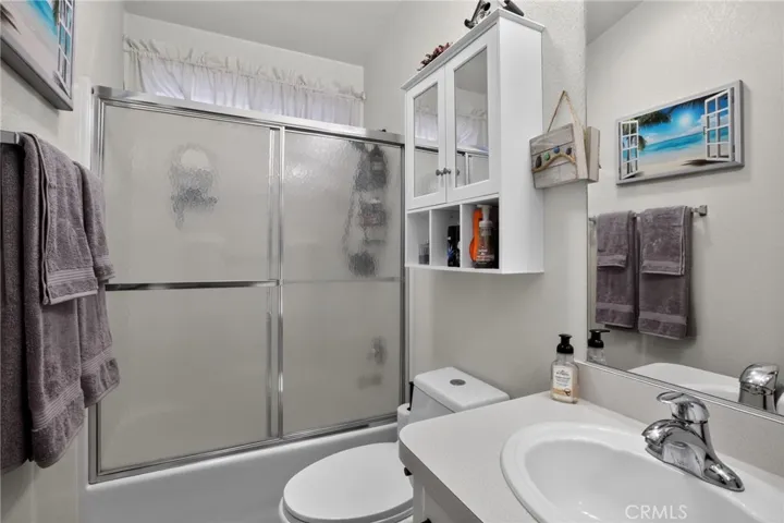 Guest Full Bath
