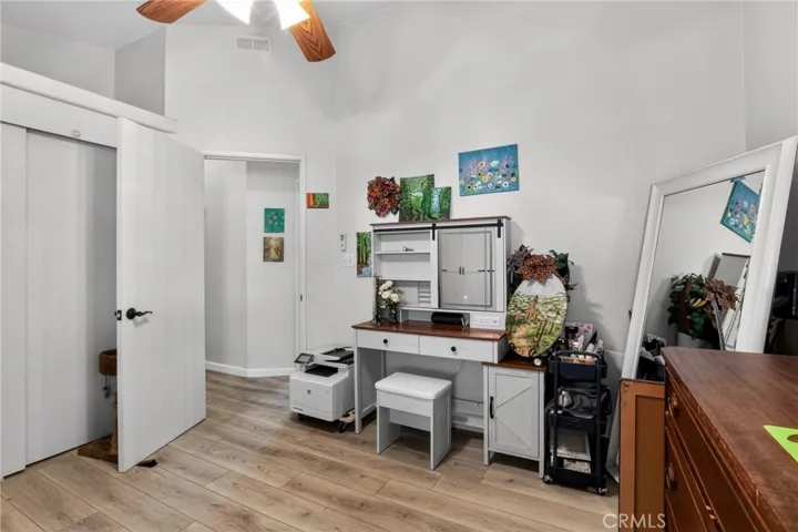 Bedroom/office