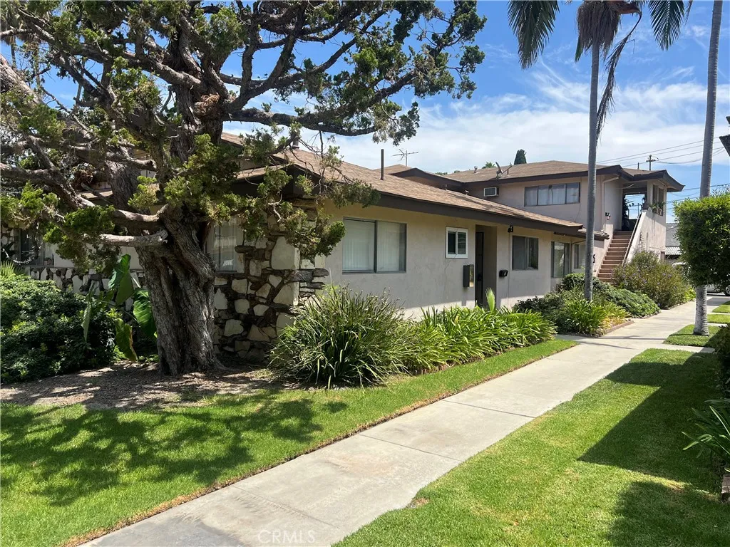820 N Lido