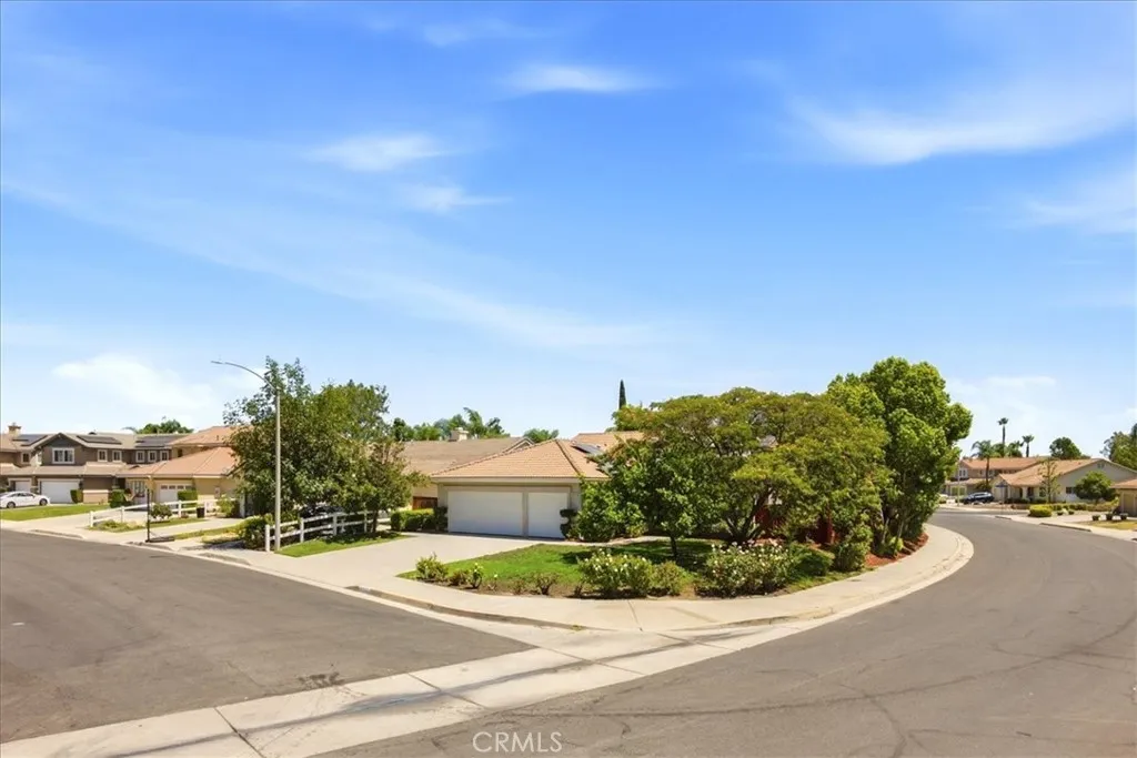 24501 Corte Rojelio, Murrieta, California 92562 — photo 5