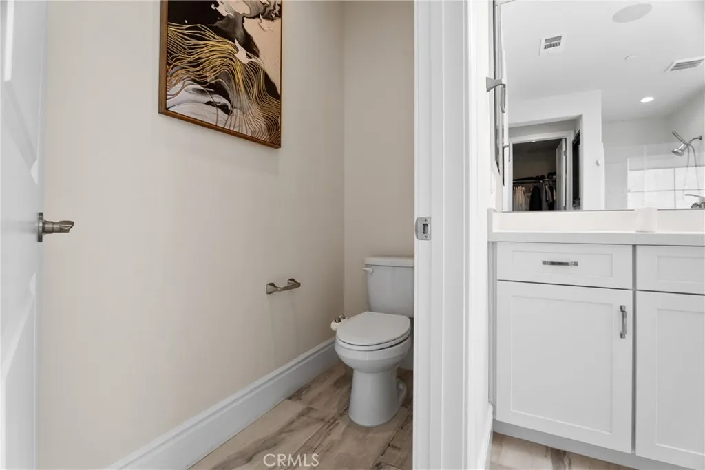 master toilet room