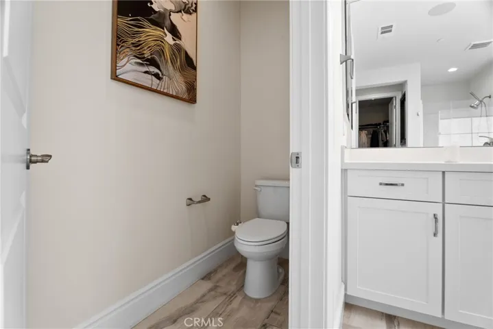 master toilet room