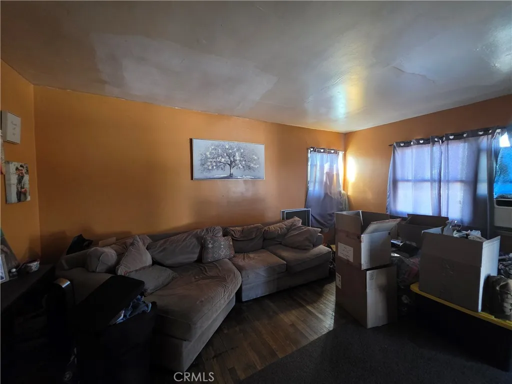 264 N Dillon, San Jacinto, California 92583 — photo 5
