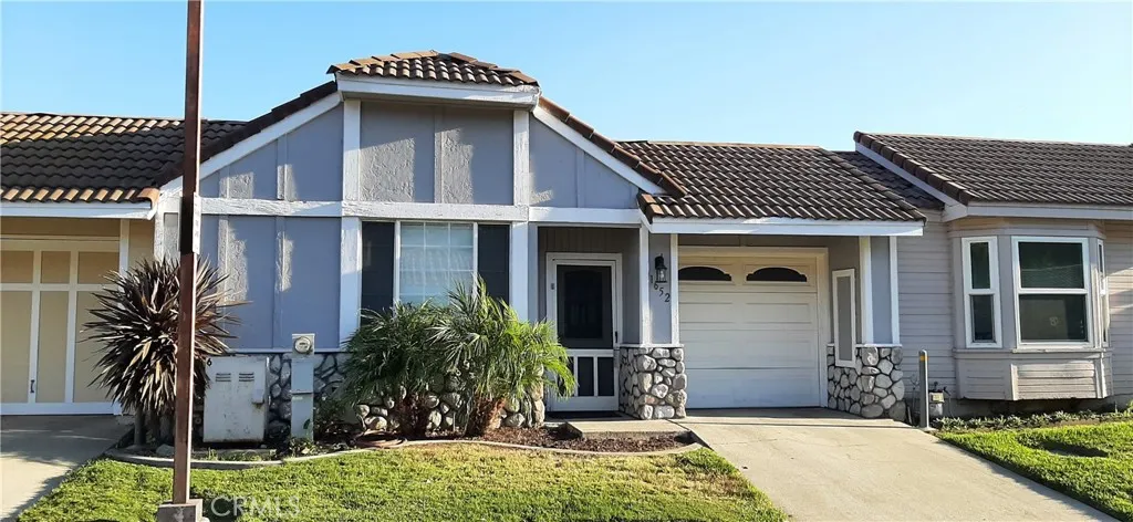 1652 Home Ter