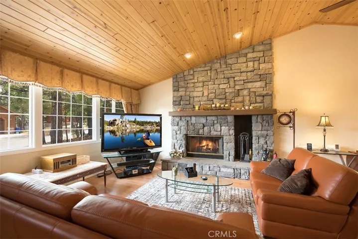 1171 Alameda, Big Bear City, California 92314 — photo 4