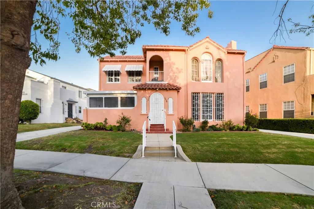 1036 S Citrus Ave