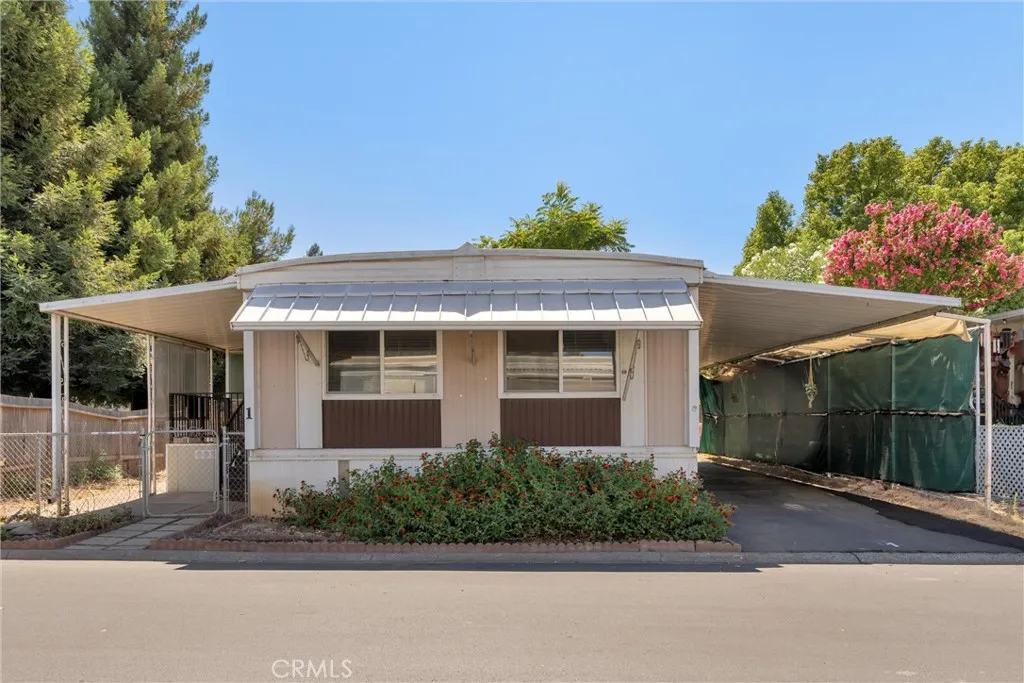 982 E Lassen Ave