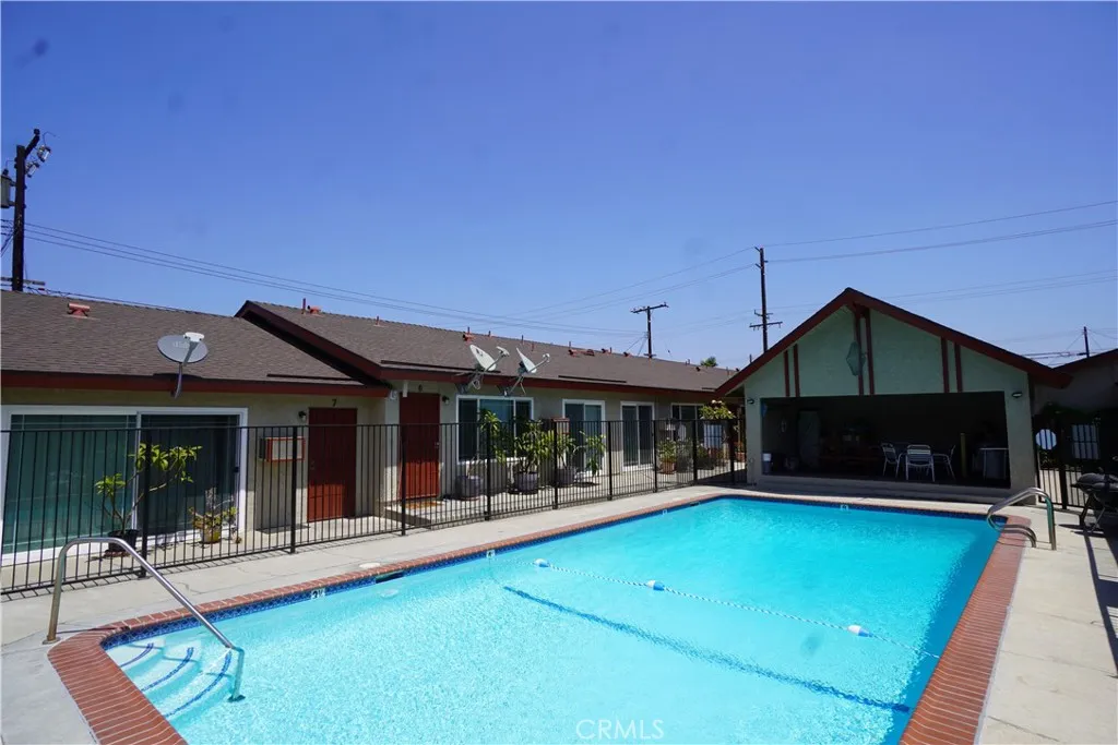 6851 Dale, Buena Park, California 90621 — photo 4