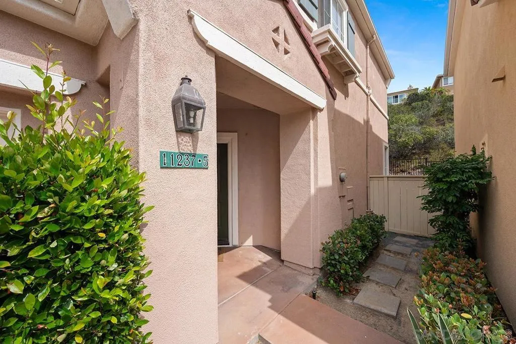 11237 Carmel Creek Rd 5, San Diego, California 92130 — photo 4