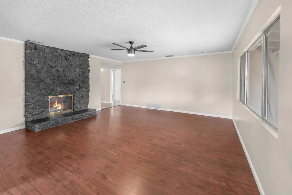 626 E Wright Street, Hemet, California 92543 — photo 5