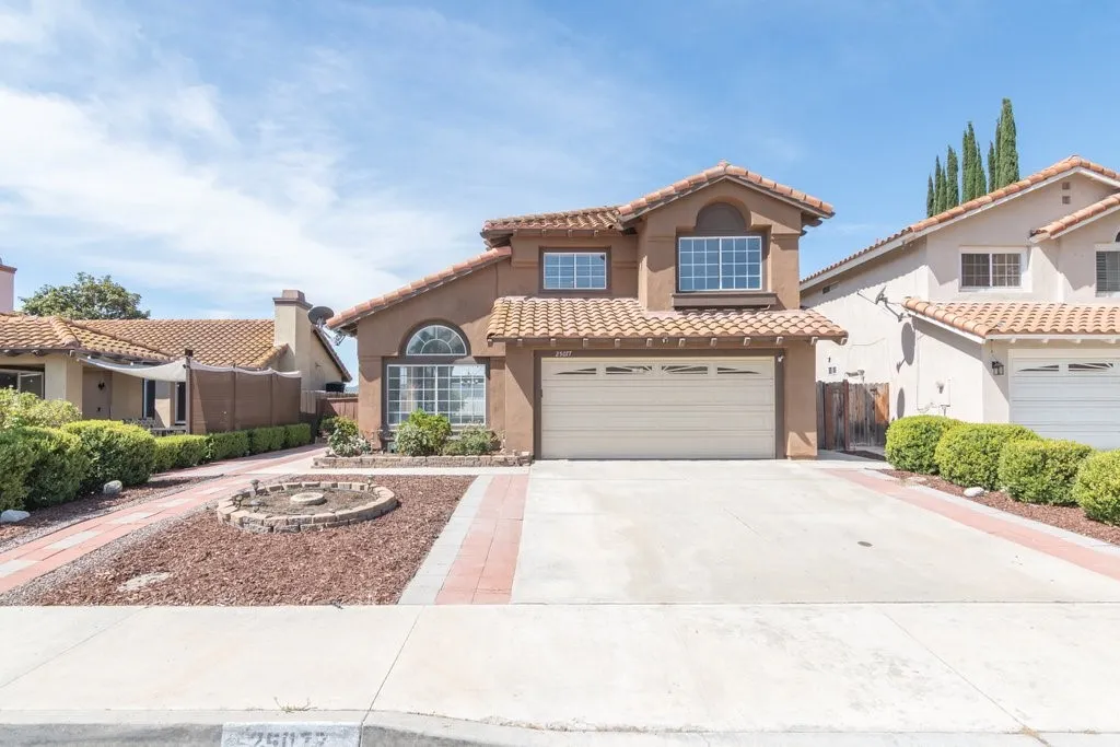 25077 Via Las Lomas