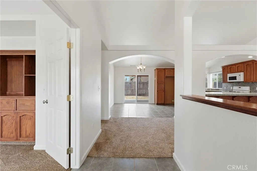 1487 Boyd Court, Tulare, California 93274 — photo 5
