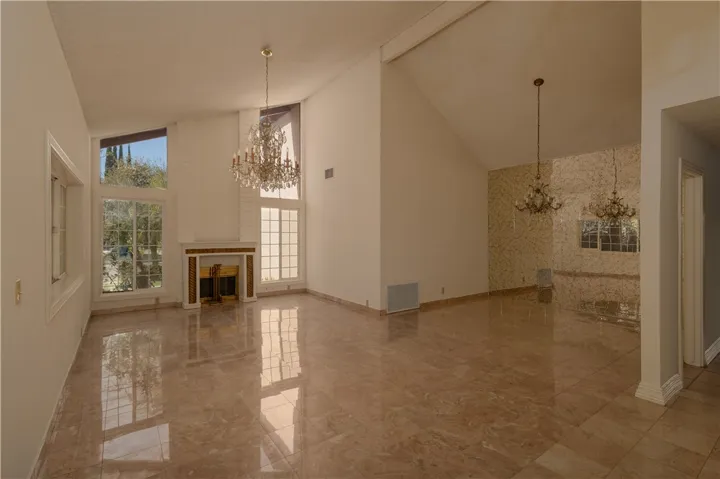 18129 Delano, Reseda, California 91335 — photo 4