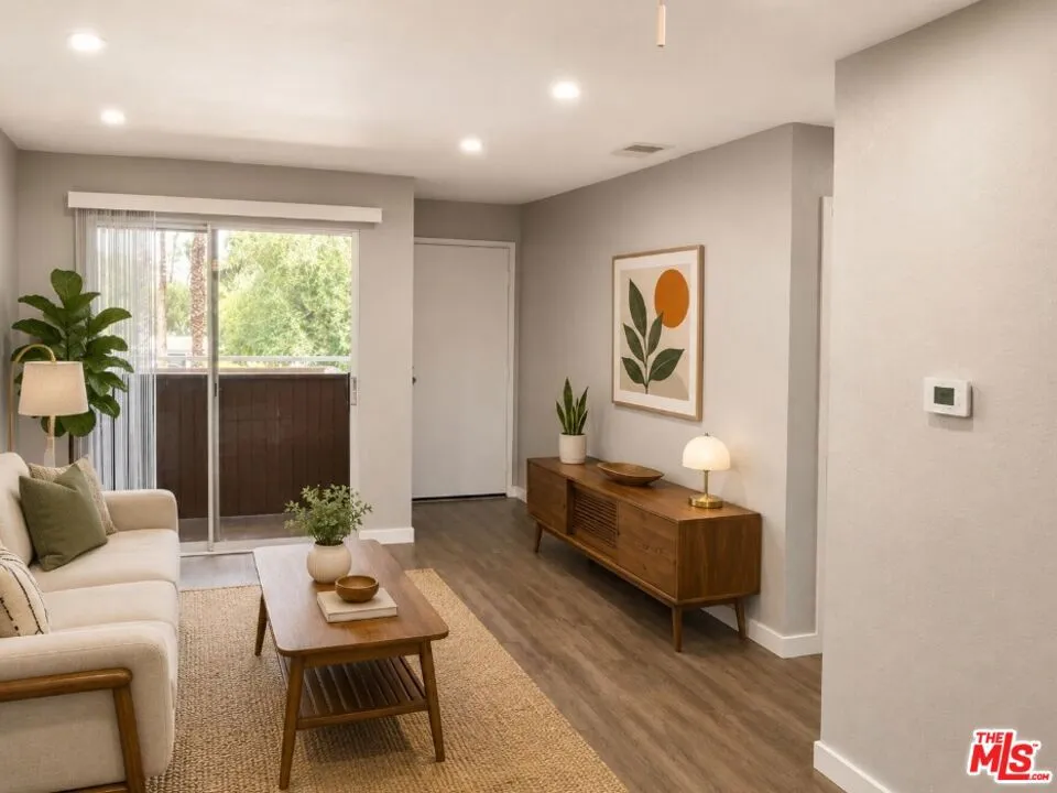 2875 N Los Felices Road 212, Palm Springs, California 92262 — photo 4