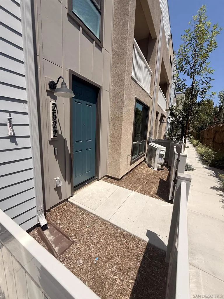 , Carlsbad, California 92008 — photo 4