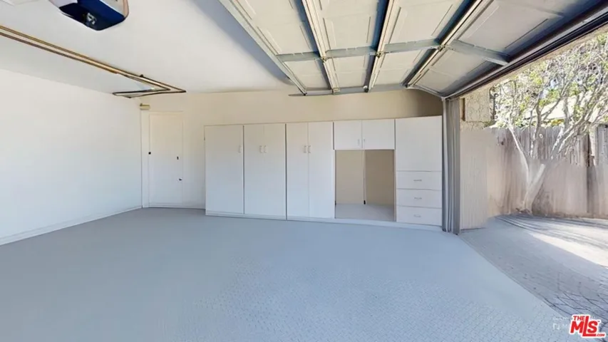 2-Car Garage