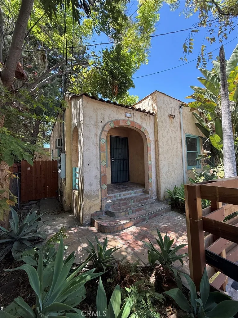 1347 N Citrus