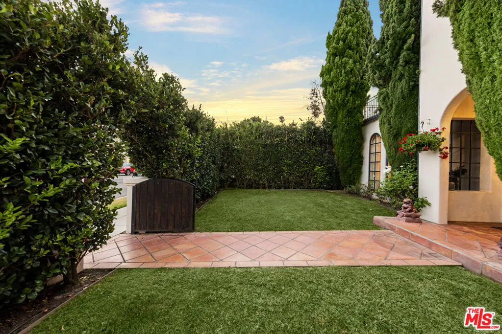 725 Oxford Avenue, Los Angeles, California 90292 — photo 4