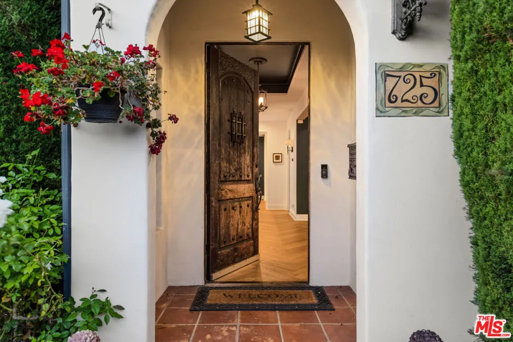 725 Oxford Avenue, Los Angeles, California 90292 — photo 5